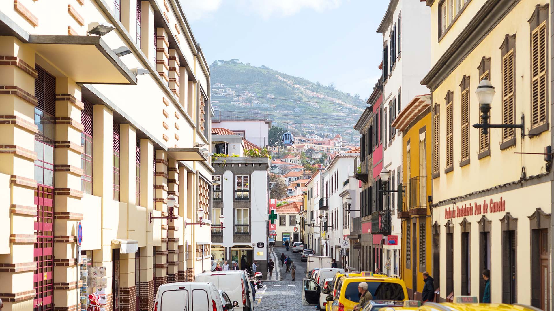 Komm an Land: Panoramafahrt und Funchals Altstadt