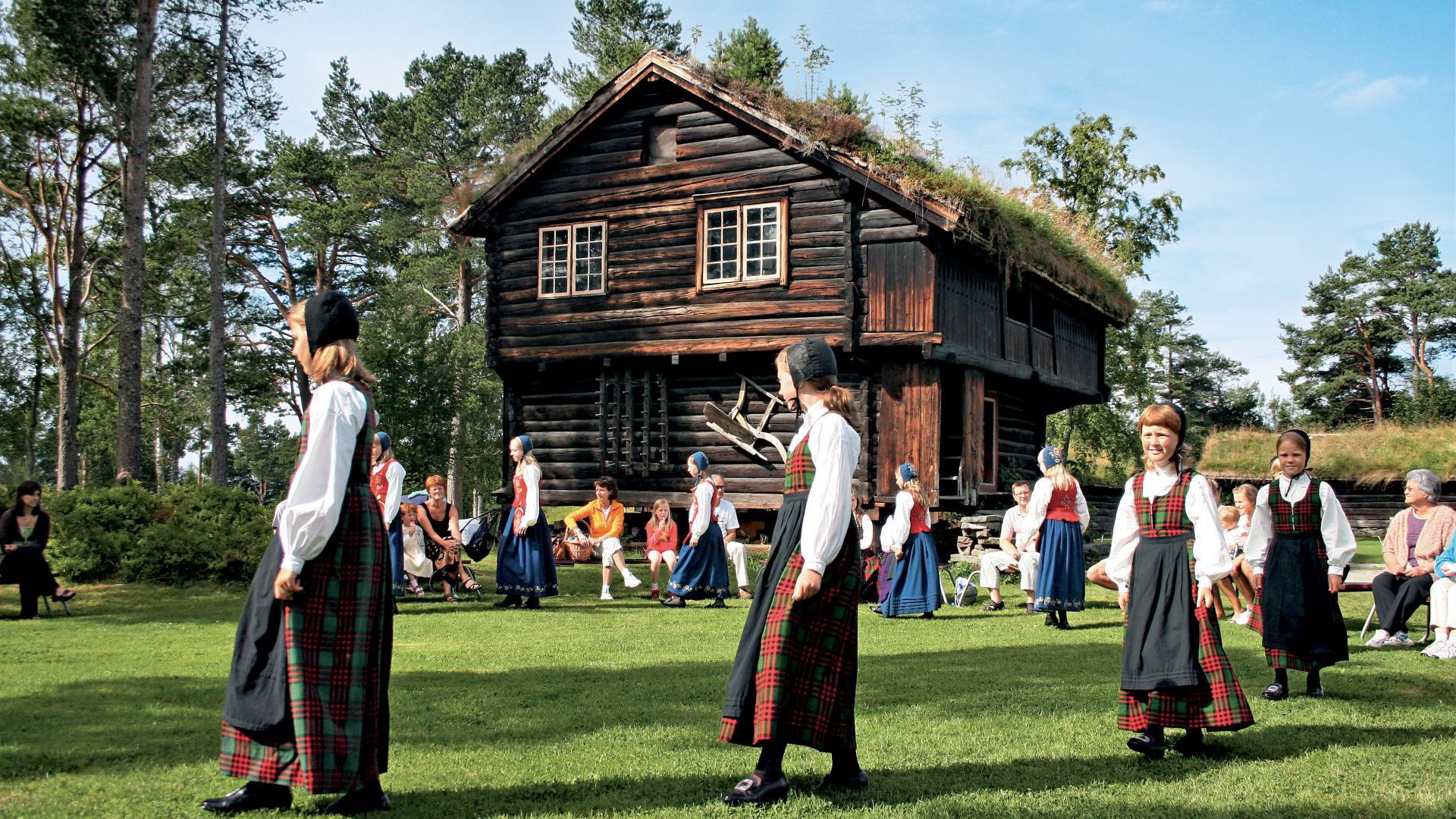 Freilichtmuseum und 180 ° Blick vom Hausberg Varden