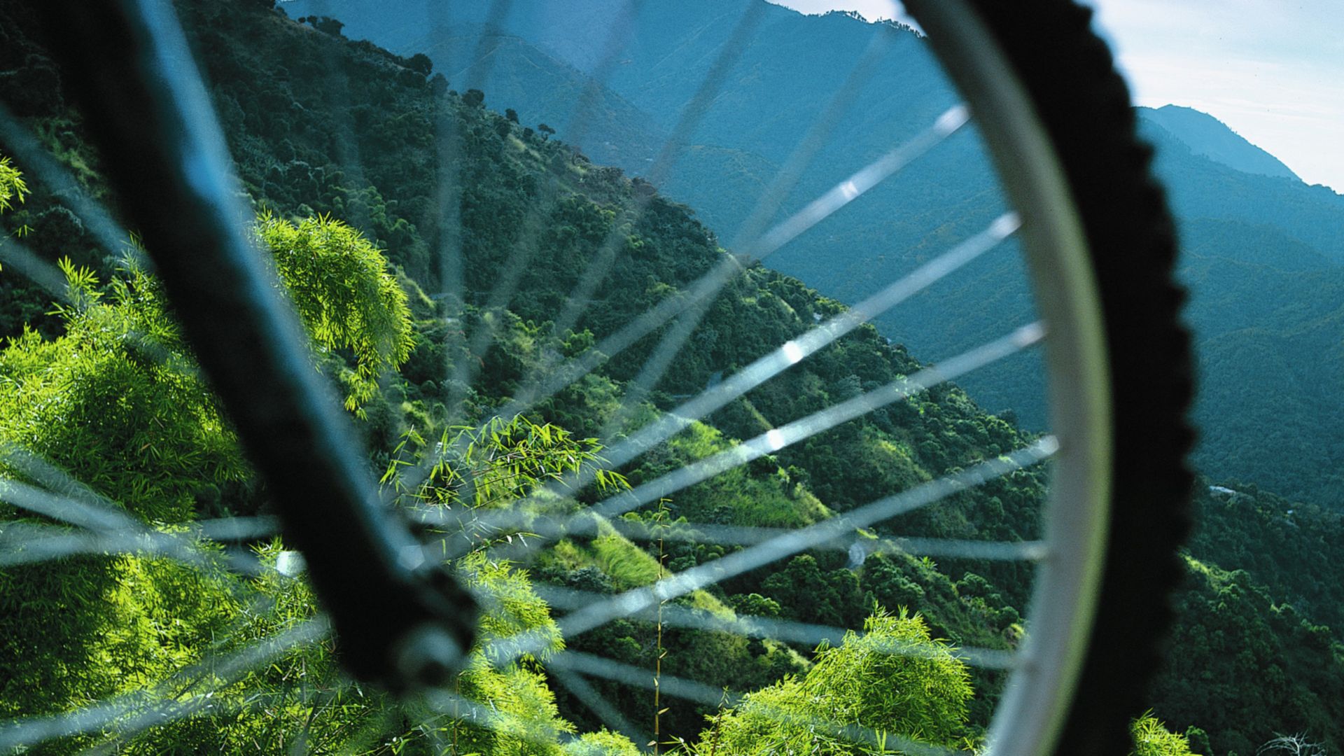 Tropisches Paradies mit dem Bike entdecken