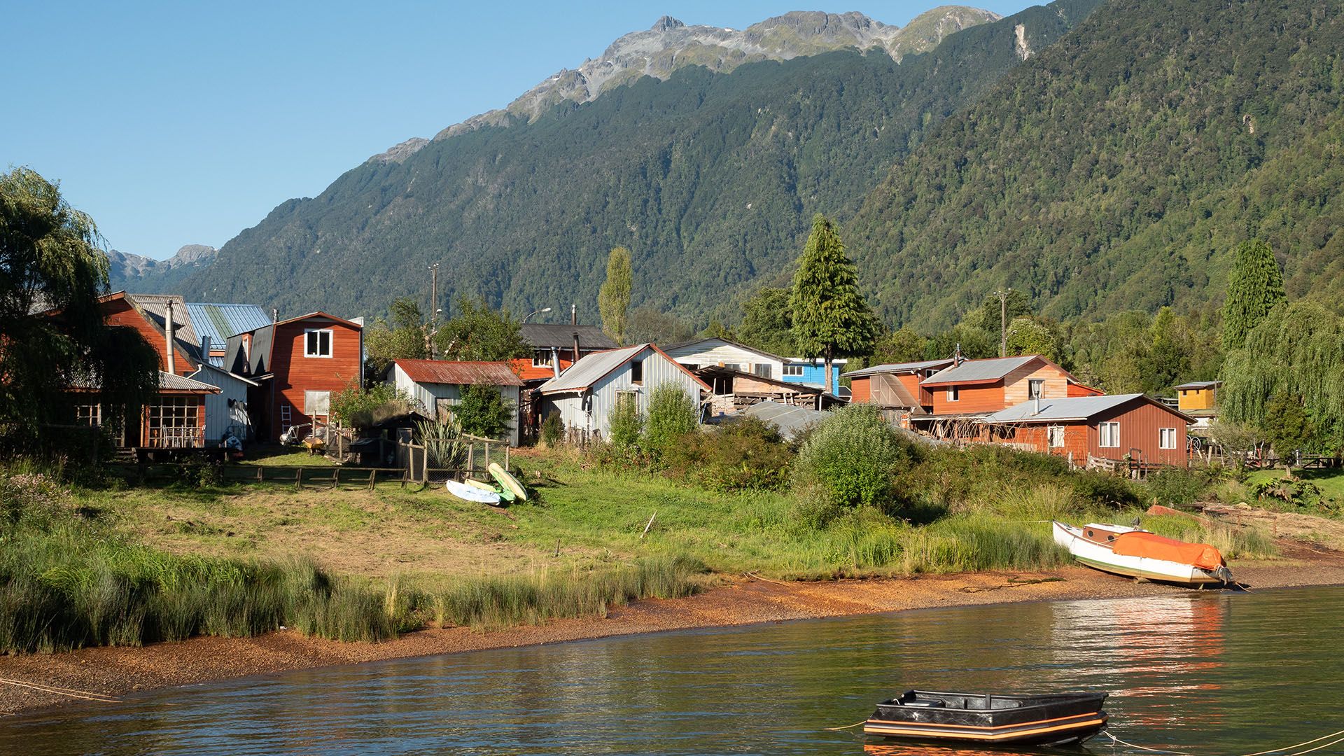 Mit dem Kajak auf dem Fluss Los Palos