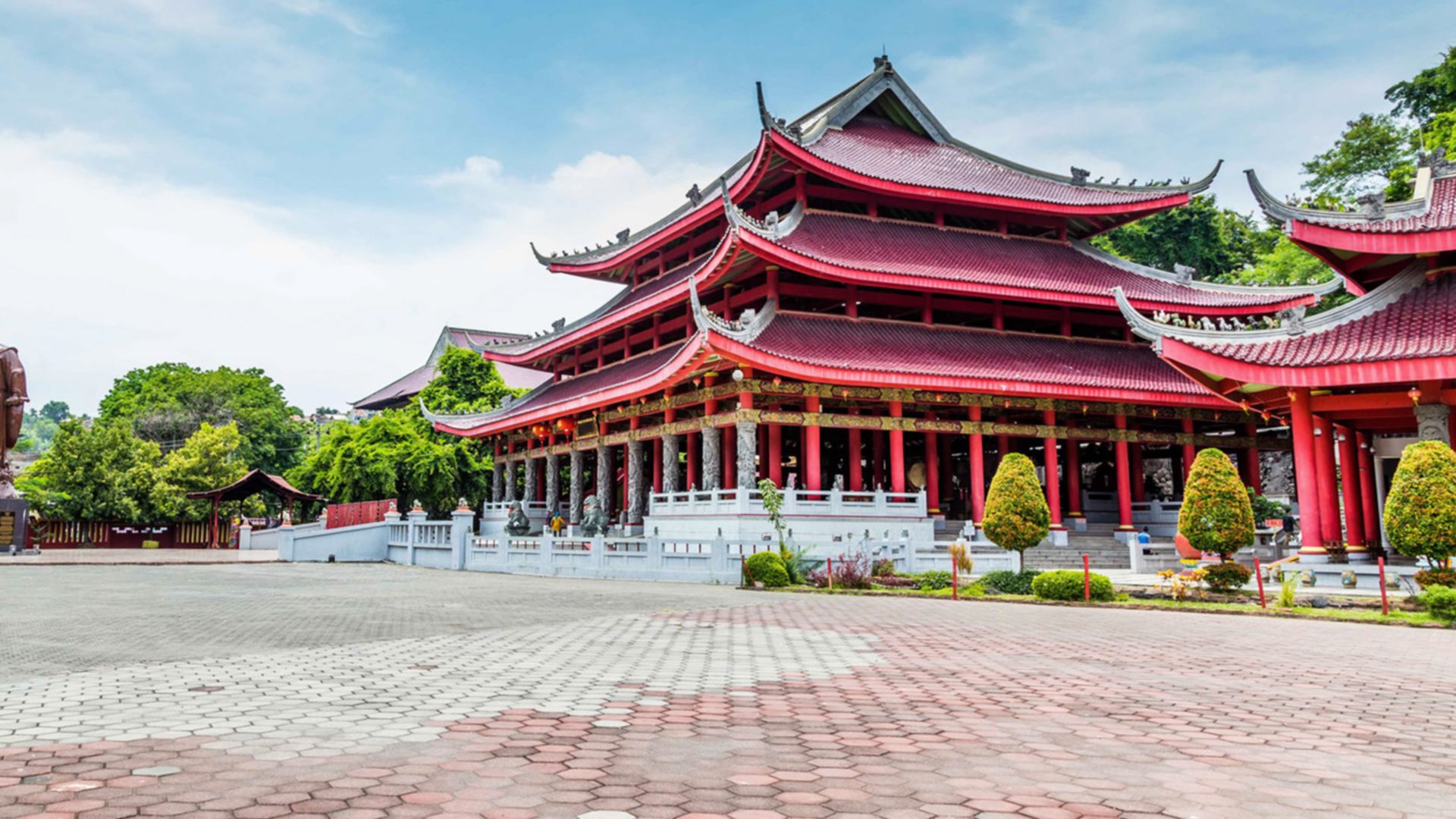 Chinesischer Tempel und antiker Zug zur Kaffee-Plantage