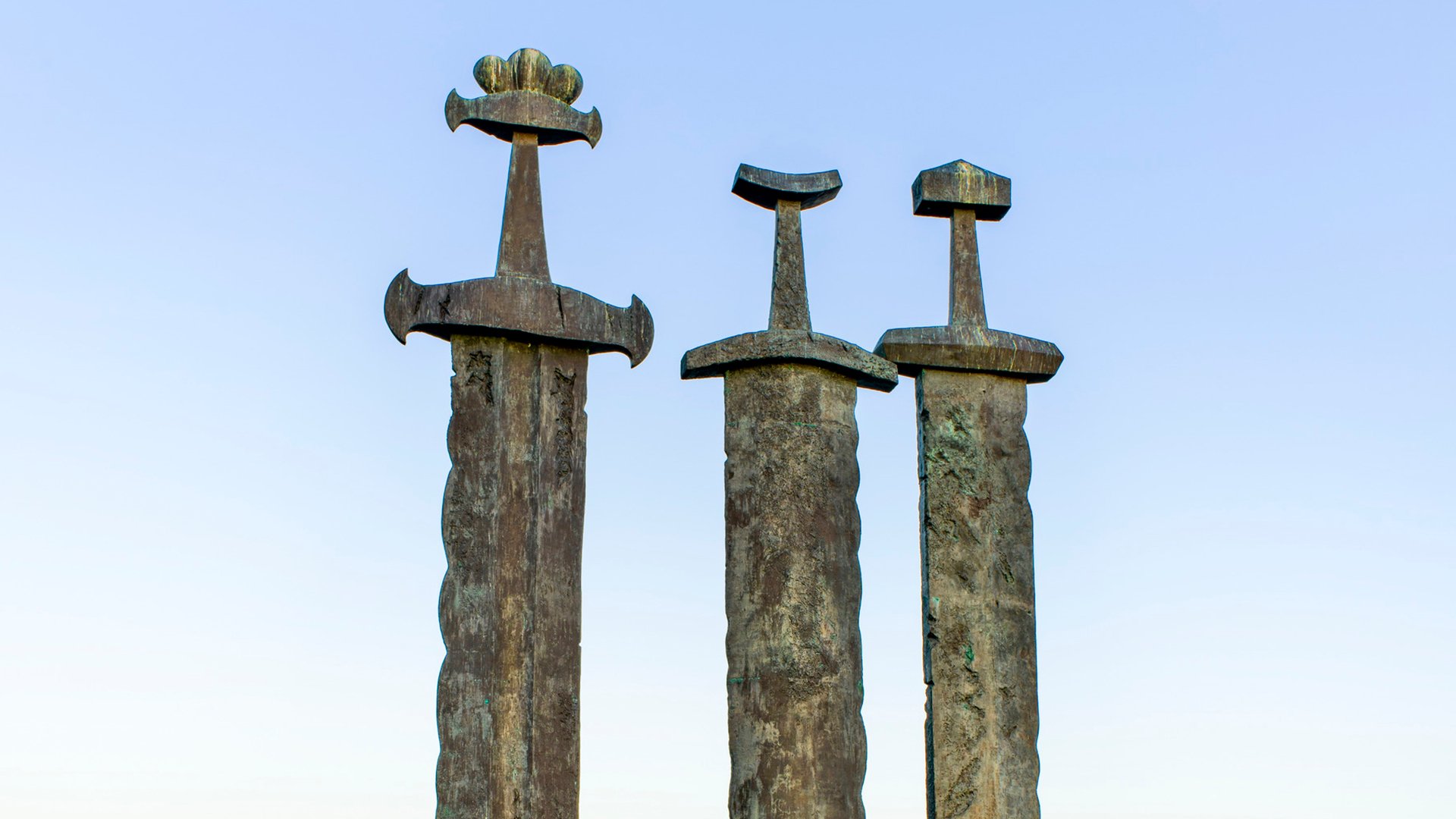 20591212 - sverd i fjell (sword in stone) during sunset at llebukta, rogaland, norway.