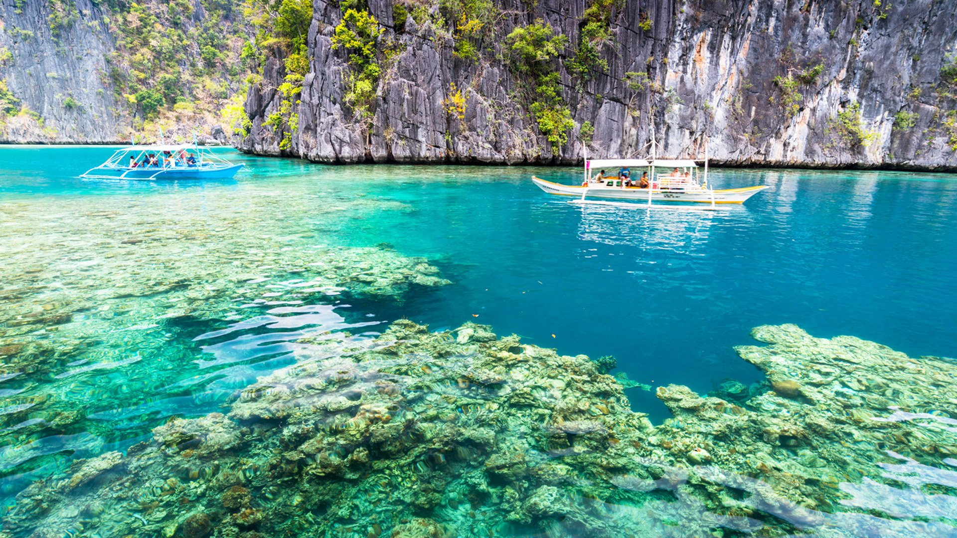 Mit dem Boot rund um Coron Island 
