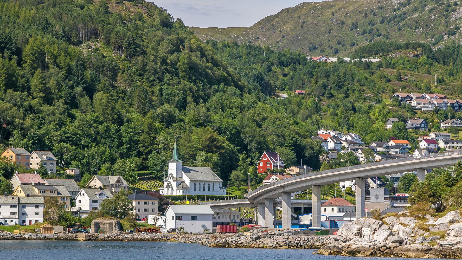 Straßenkunst Måløy - Zu Fuß durch Måløy's bunte Straßen