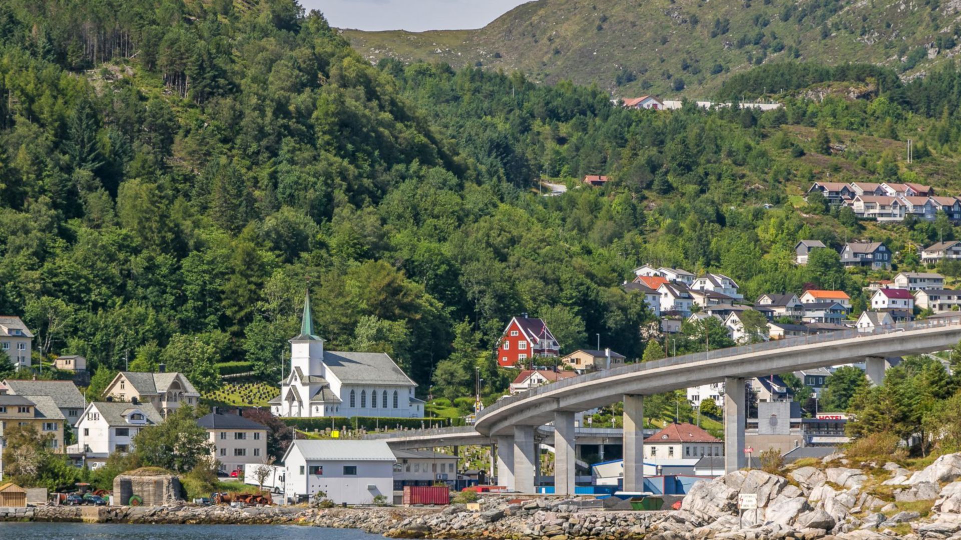 Komm an Land: Måløy und Umgebung mit dem Bus entdecken