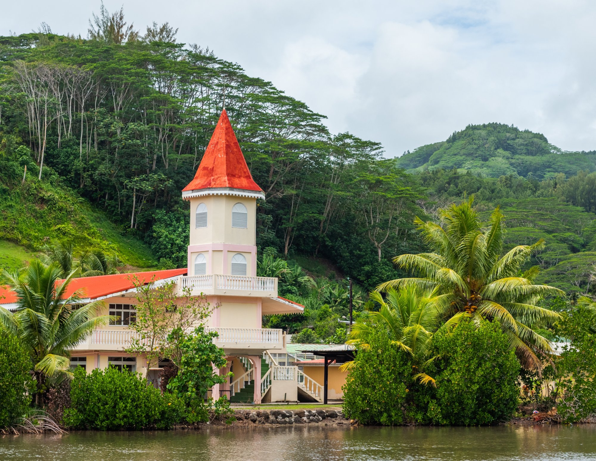 View of the building by the ocean, Raiatea island, French Polynesia; Shutterstock ID 1501891067; purchase_order: BB23-27872 at; job: ; client: AIDA Cruises; other: 