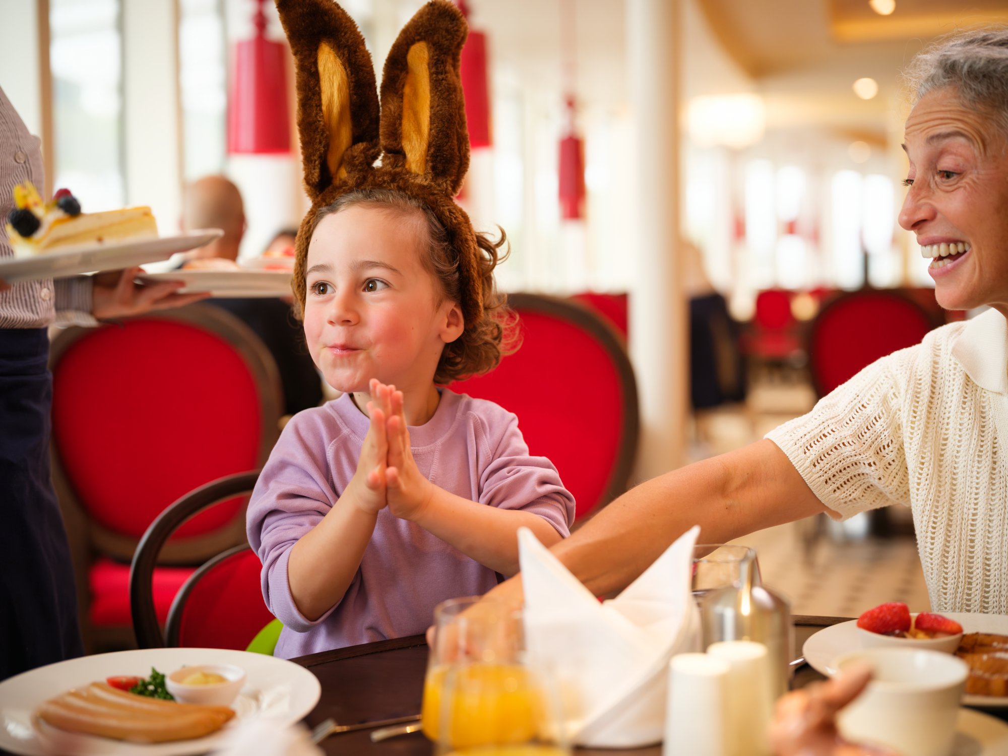 Kind mit Osterhasenohren