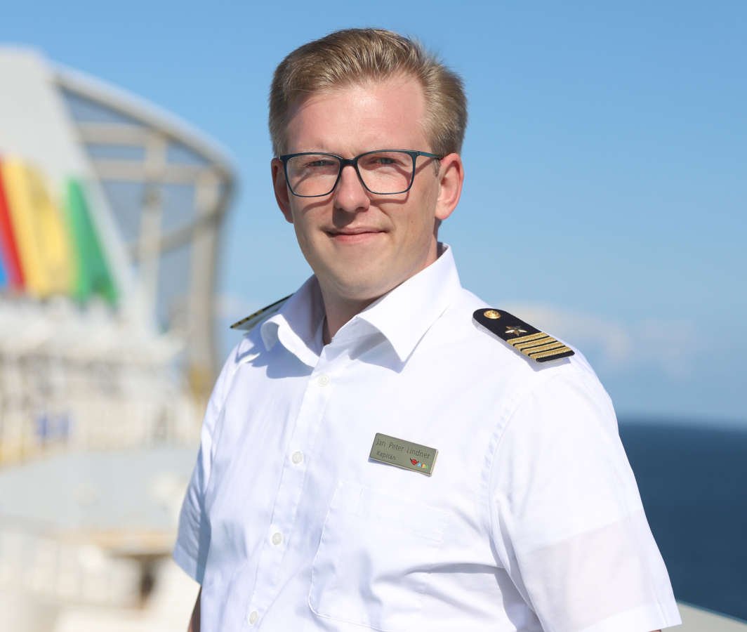 Warum braucht man bei der Einfahrt in den Hafen einen Lotsen?