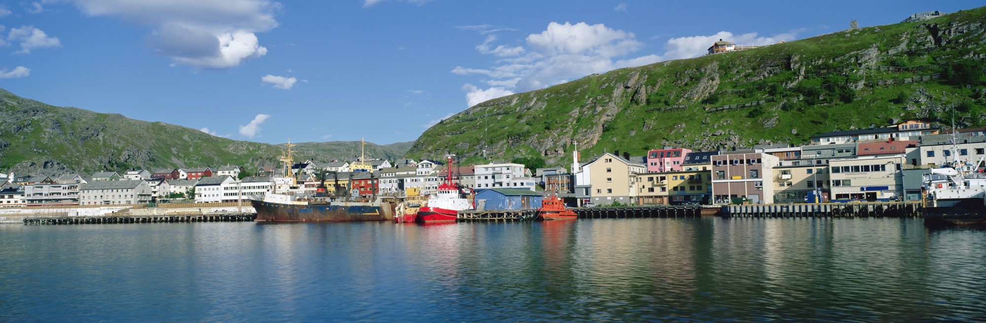 Panoramic view on harbour of the small town of Kirkenes is known as the capital of the Barents Region and the gateway to the East; Shutterstock ID 86423248; purchase_order: BB23-27872 at; job: ; client: AIDA Cruises; other: 