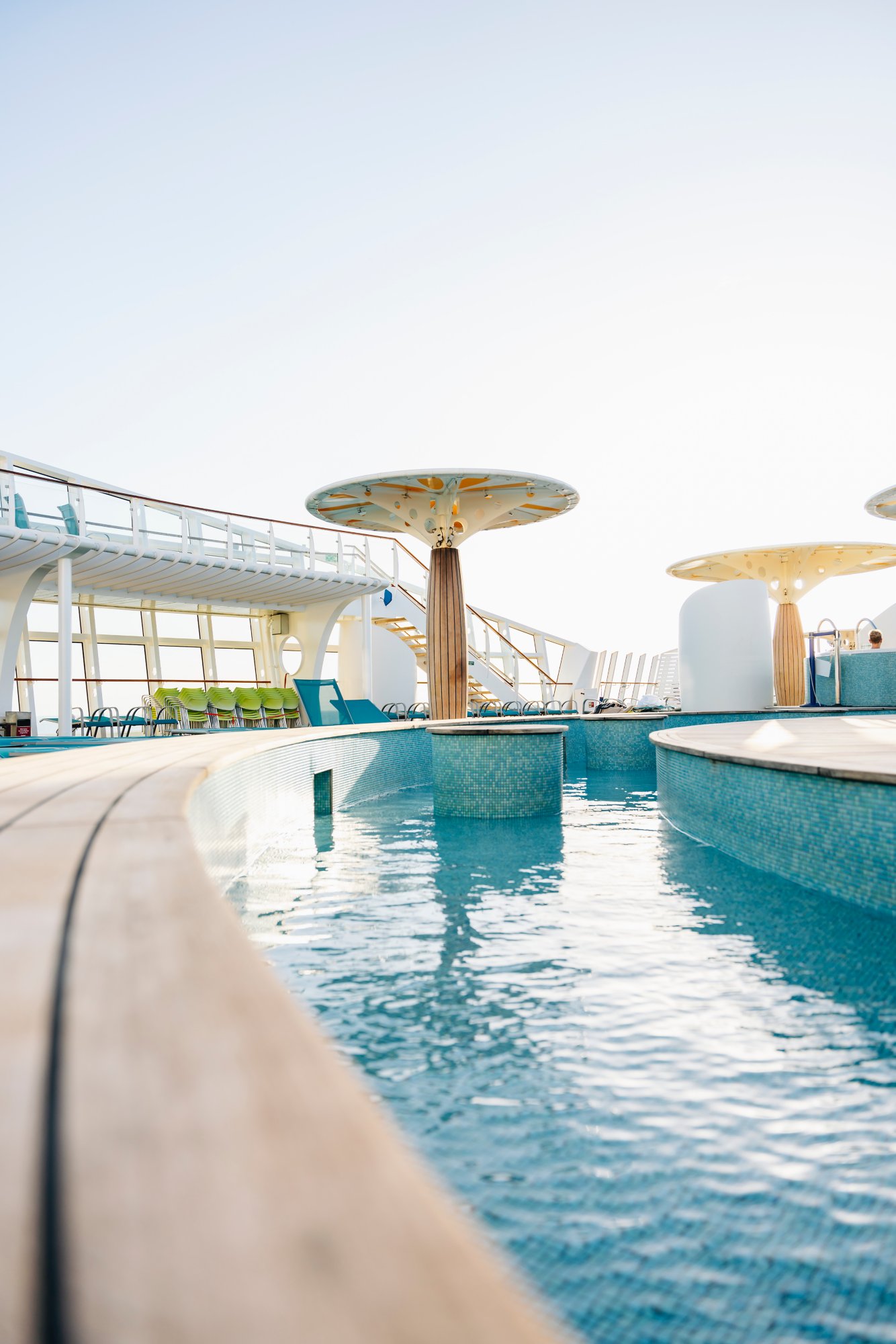 Pooldeck erkunden
