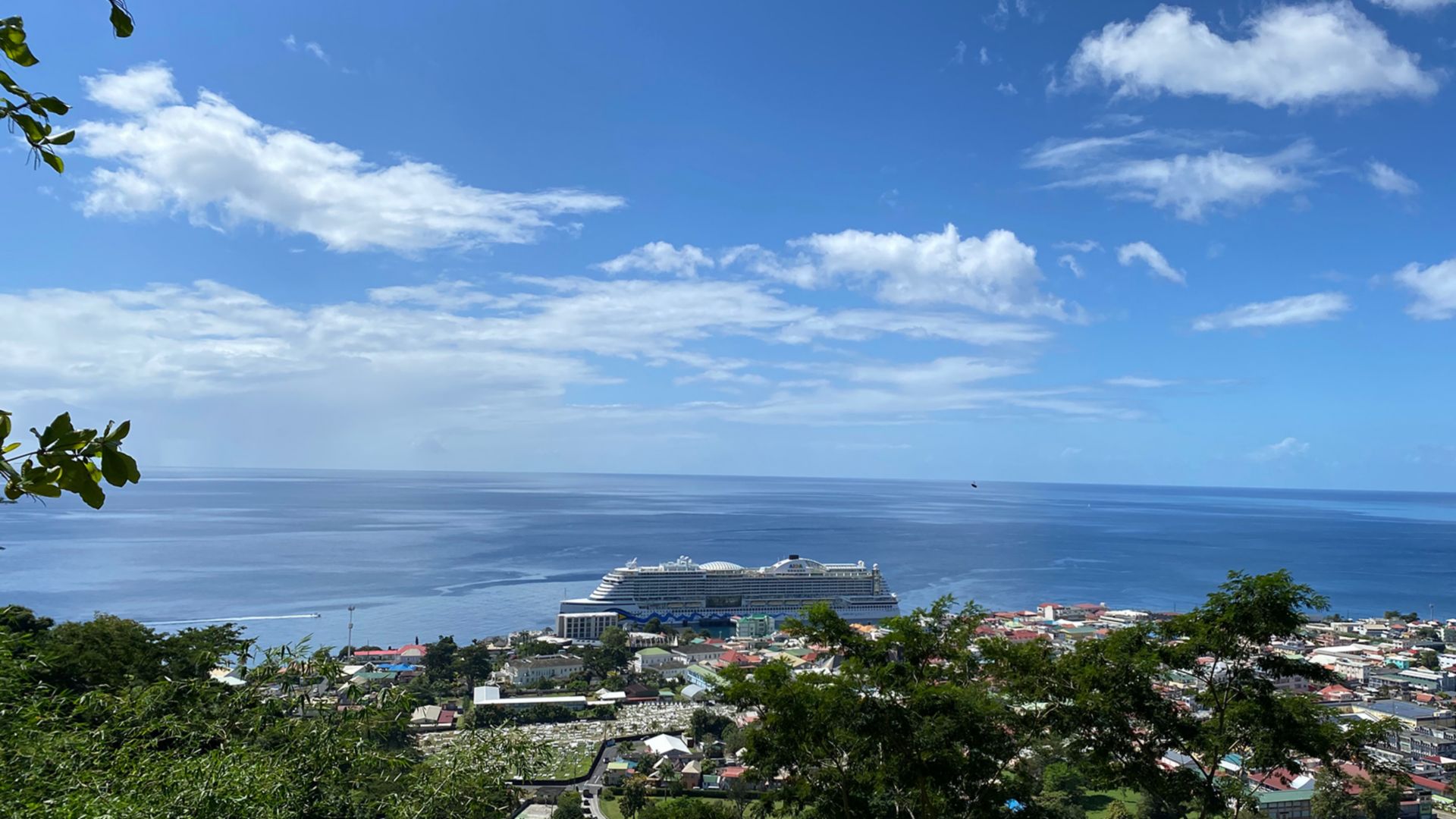 Komm an Land: Dominica entdecken