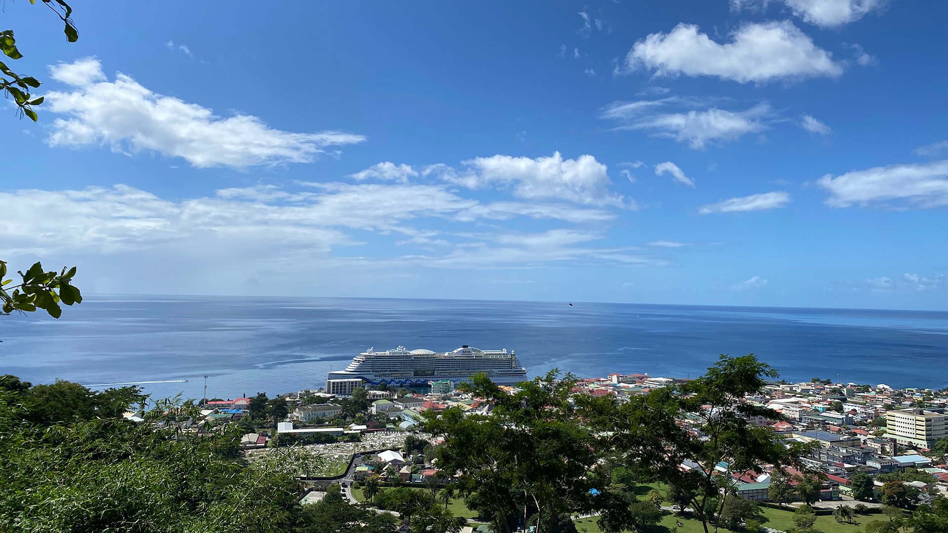Komm an Land: Dominica entdecken