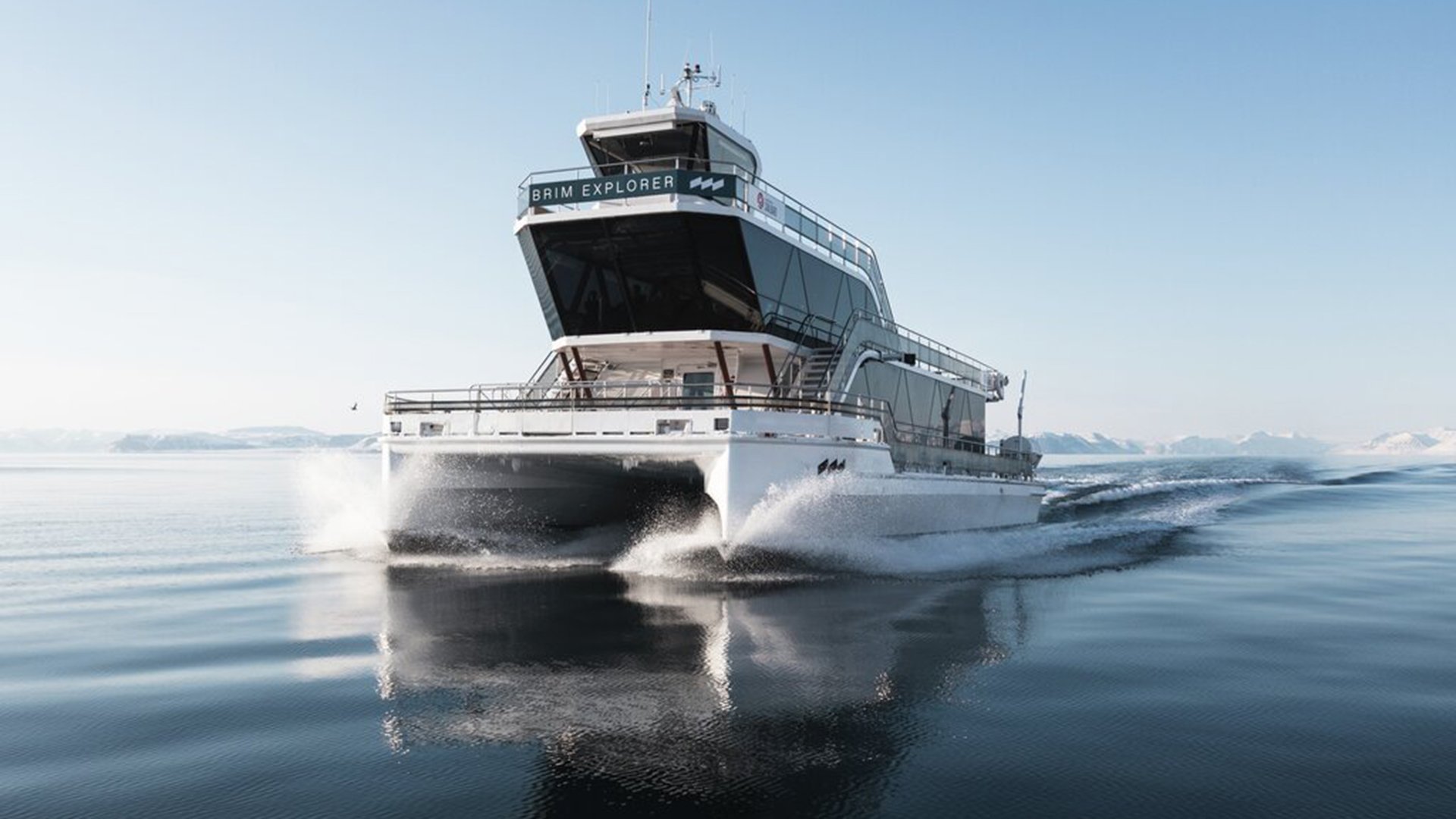 Majestätischer Isfjord: Mit dem Katamaran durch Spitzbergens arktische Eiswelt (lange Version)