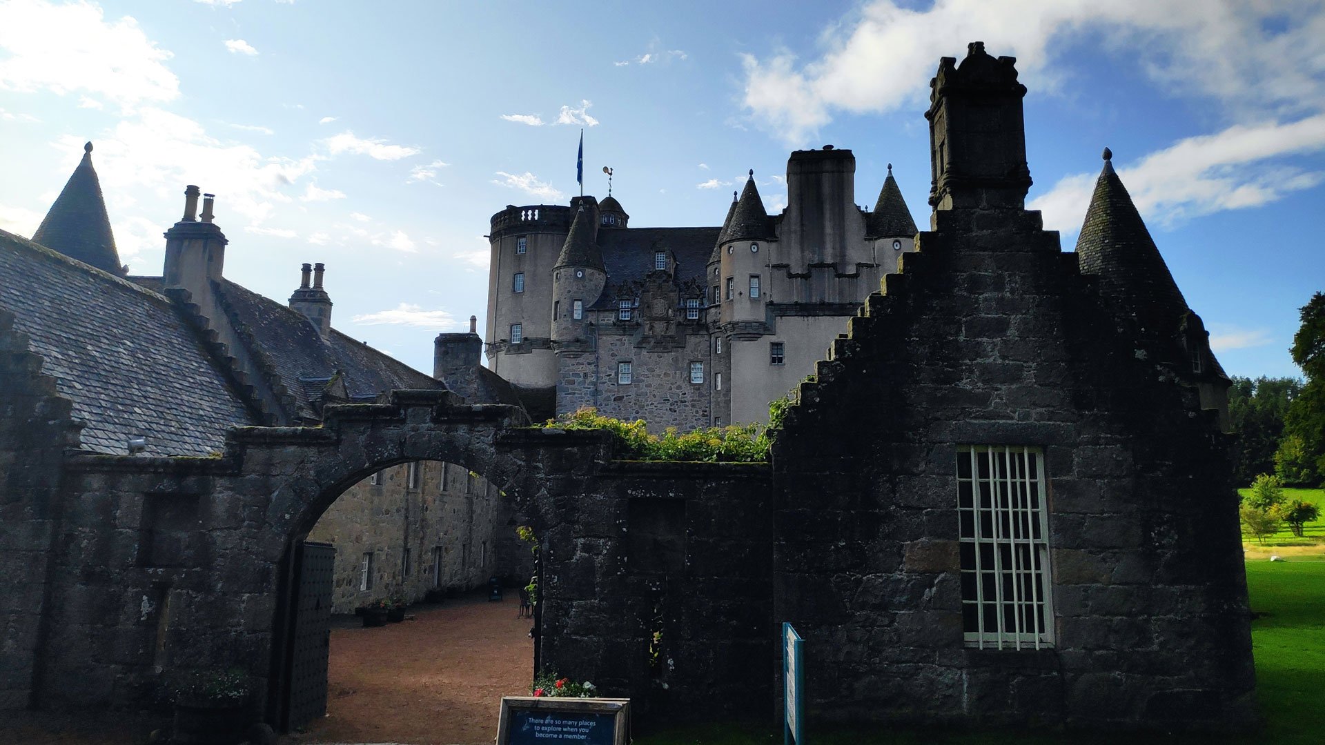 Castle Fraser - Eines der größten Turmhäuser Schottlands