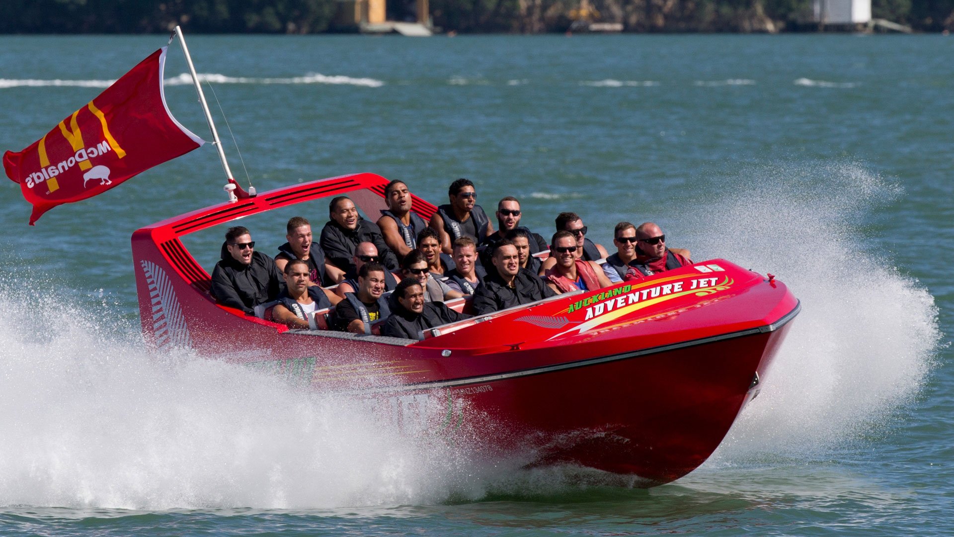 Jetboat Tour durch Aucklands Hafen