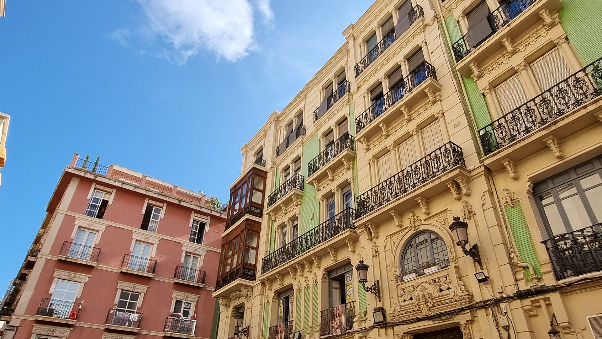 Die Palmenstadt Elche und Spaziergang durch Alicante