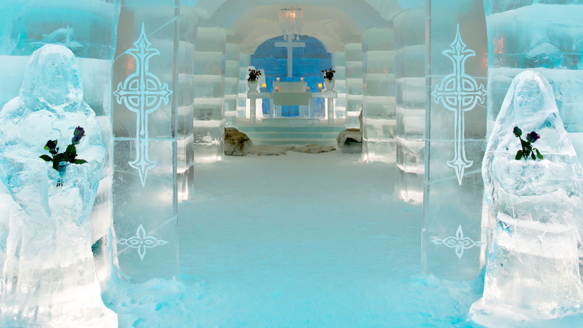 Sorrisniva Igloo Hotel und Fahrt im Schneemobil