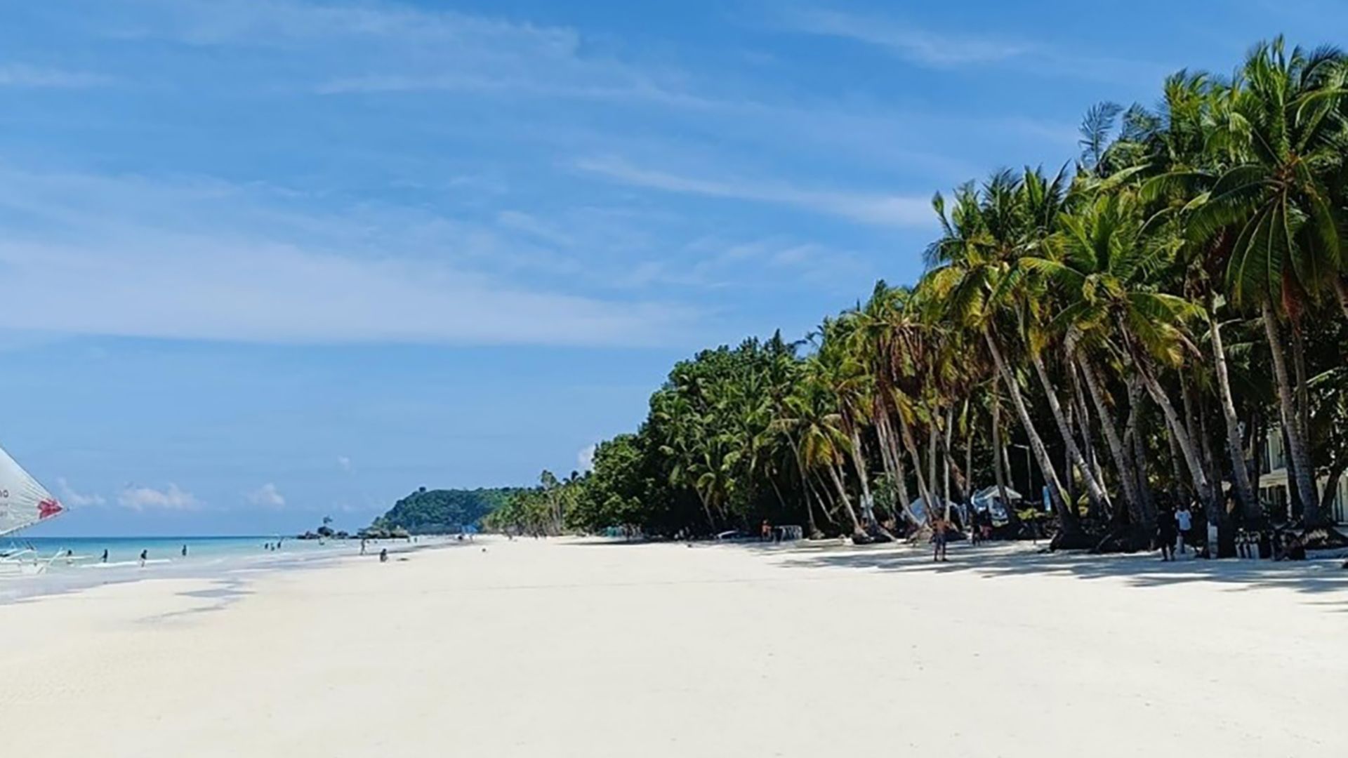 Tropische Träume: Sonne, Strand und kristallklares Wasser