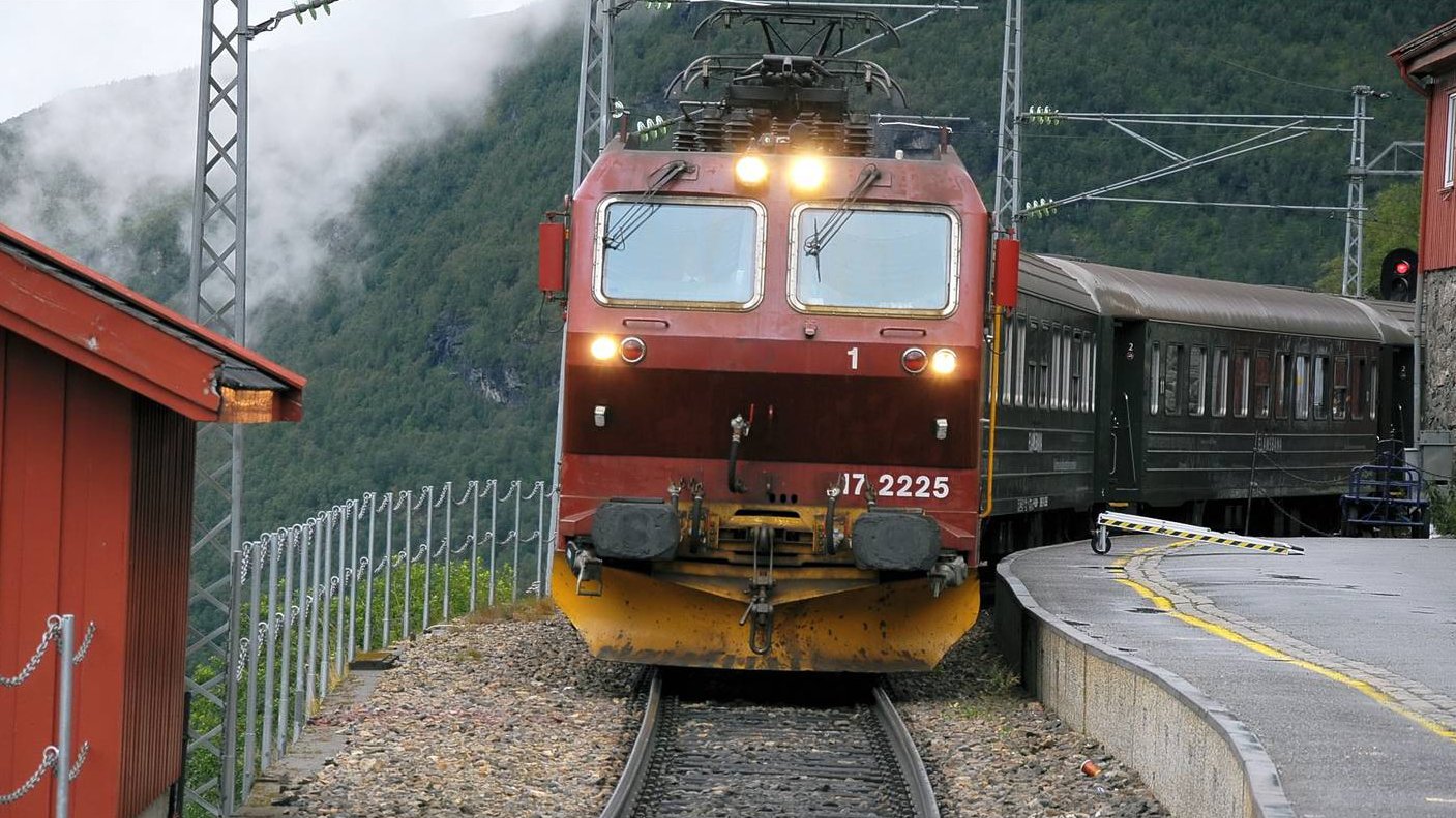 Flåm-Bahn, Bergenbahn und Wasserfälle