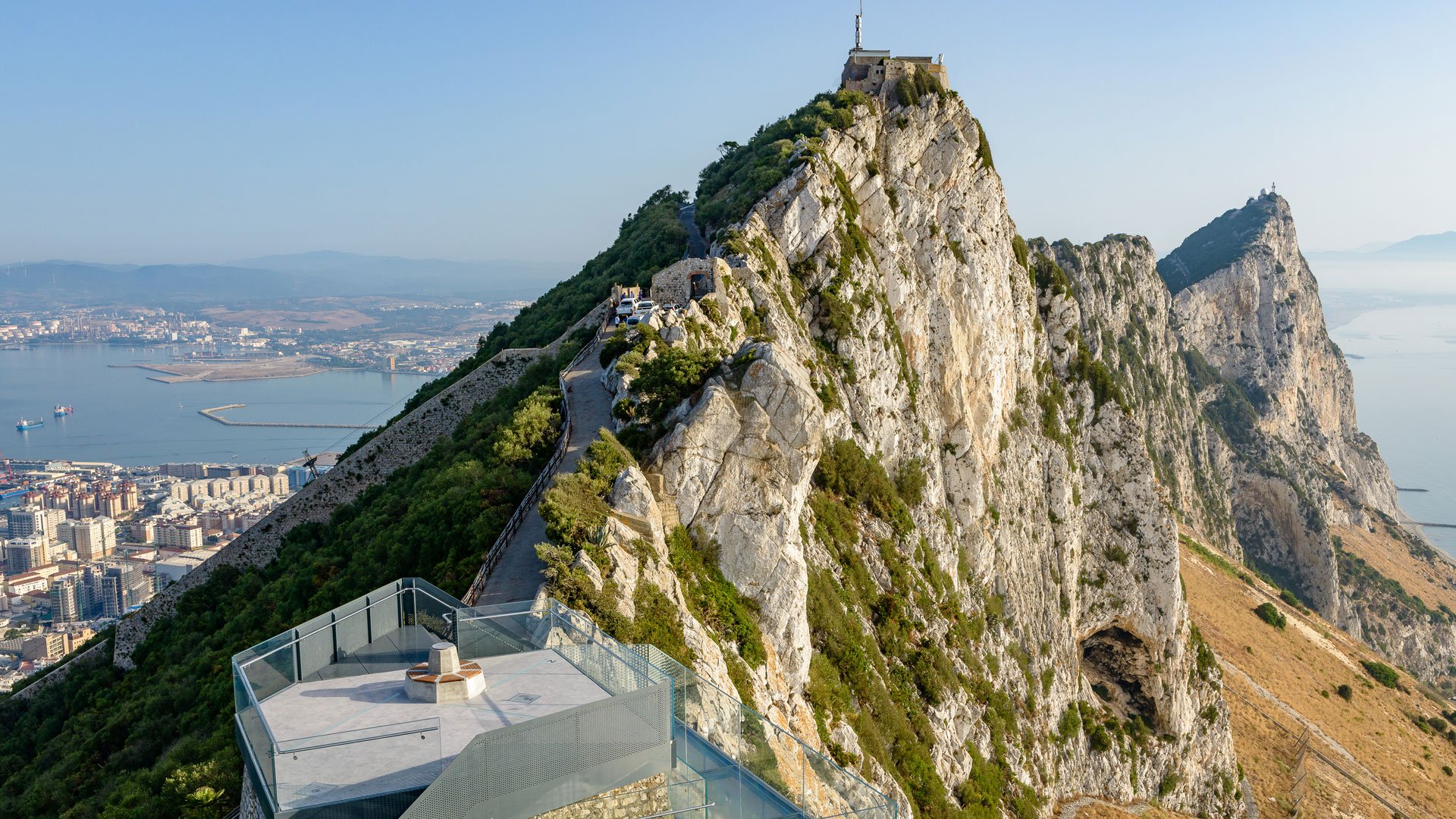 Den Felsen von Gibraltar zu Fuß erklimmen
