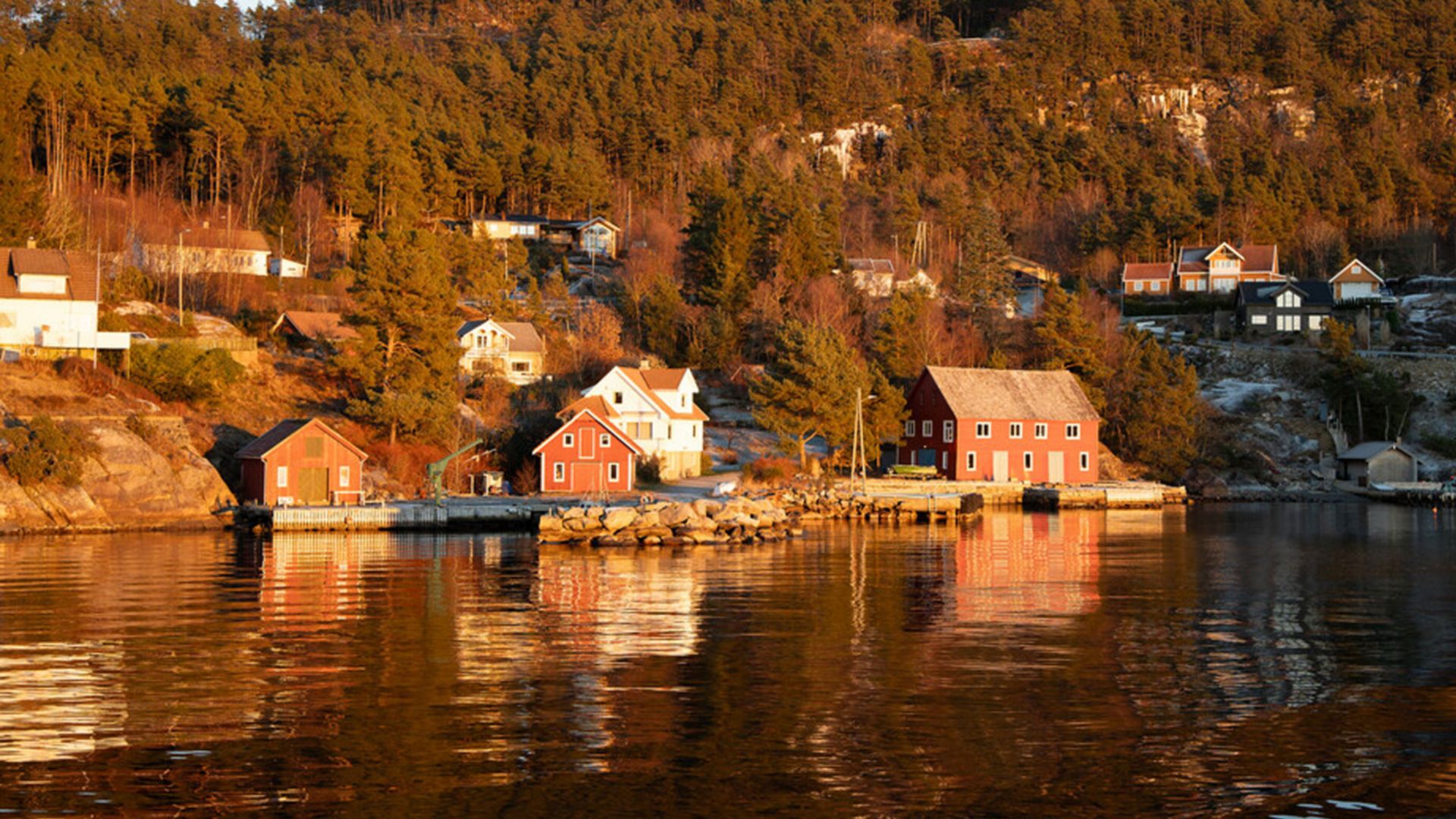 Bootsfahrt entlang der Sjernarøy Inseln