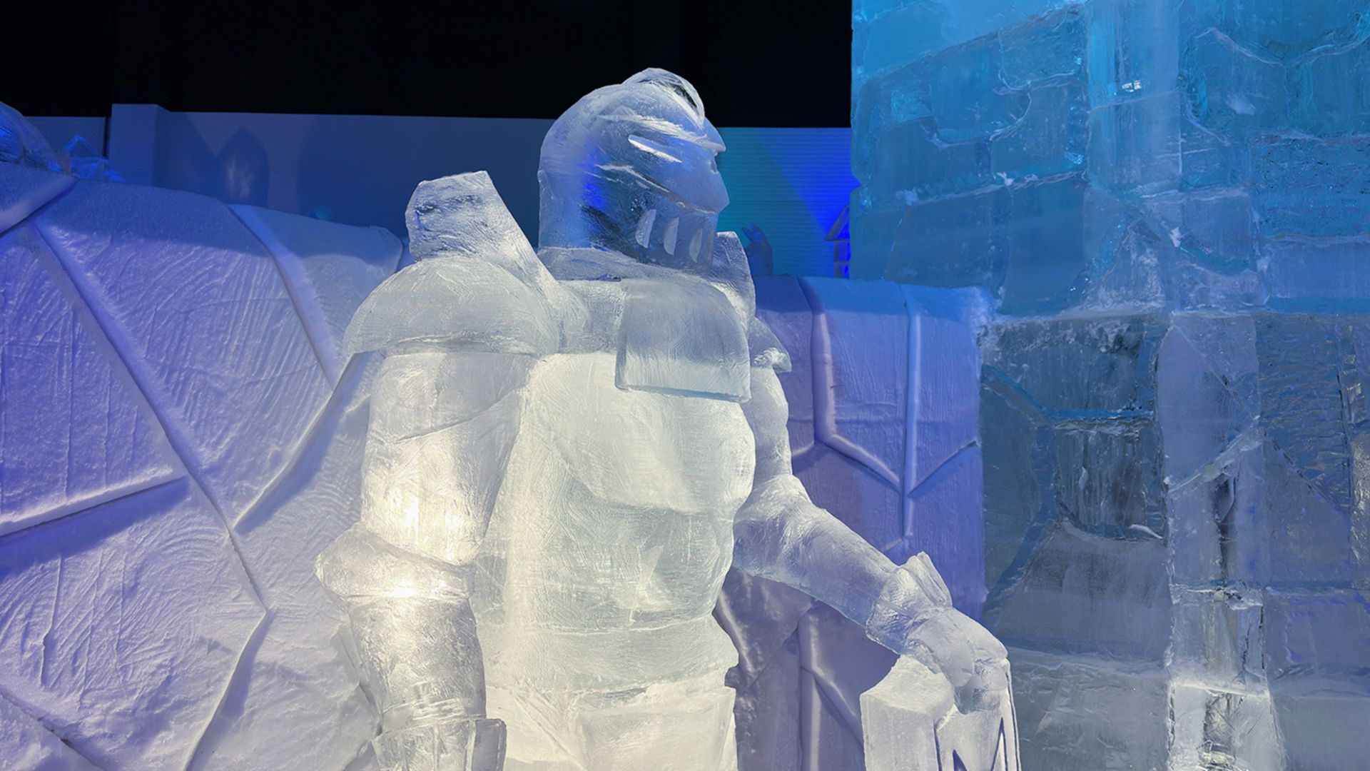 Eiskalter Sommer - Kemi & Eisskulpturen