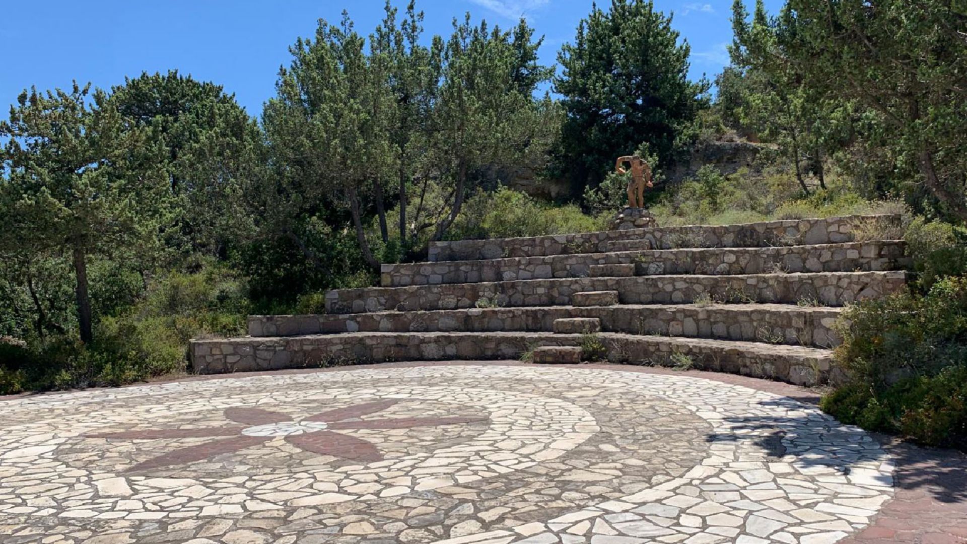 Antikes Heiligtum Asklepieion und legendärer Platanenbaum