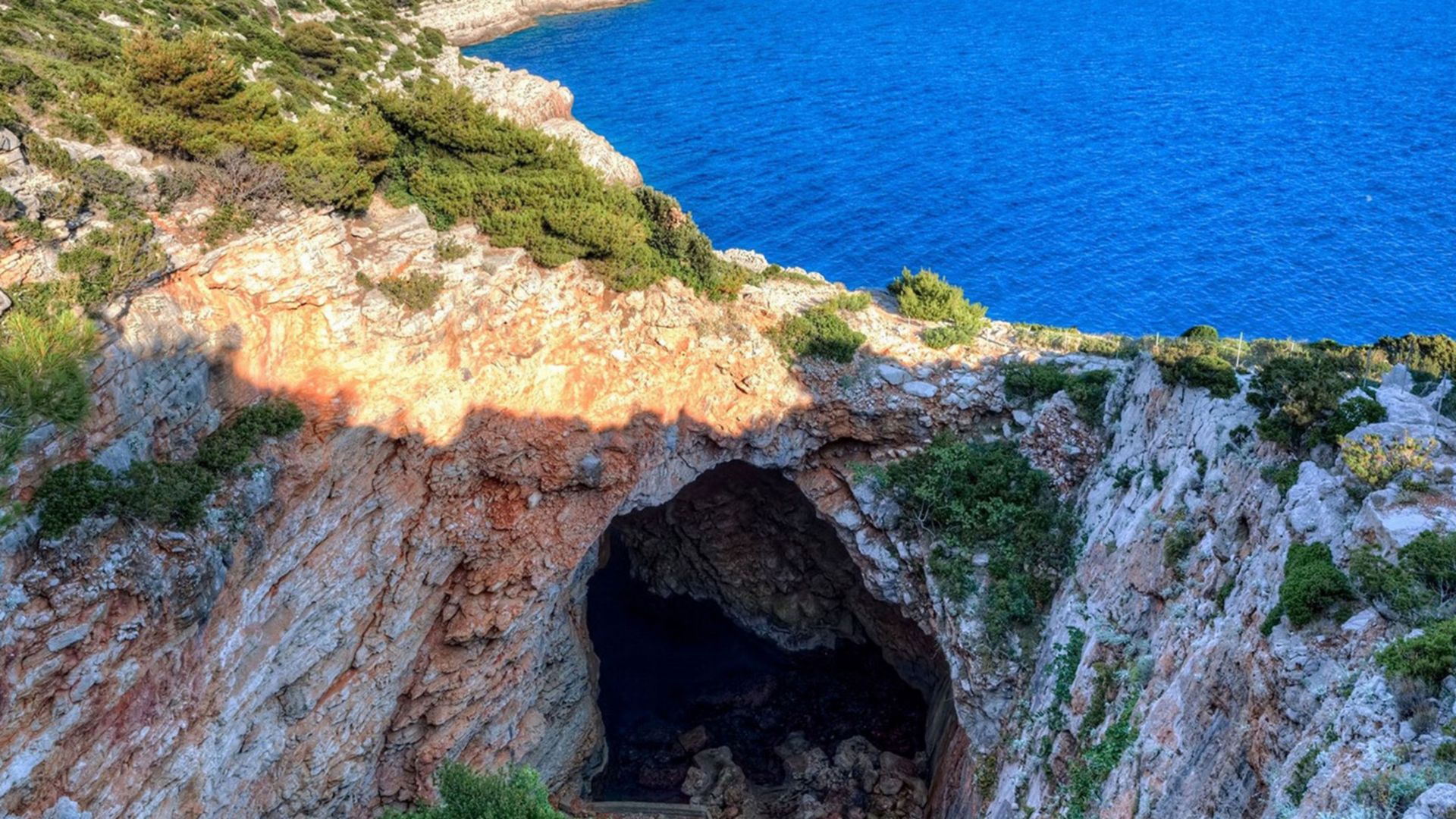 Speedboottour zur Odysseus-Höhle und zum Moro Strand