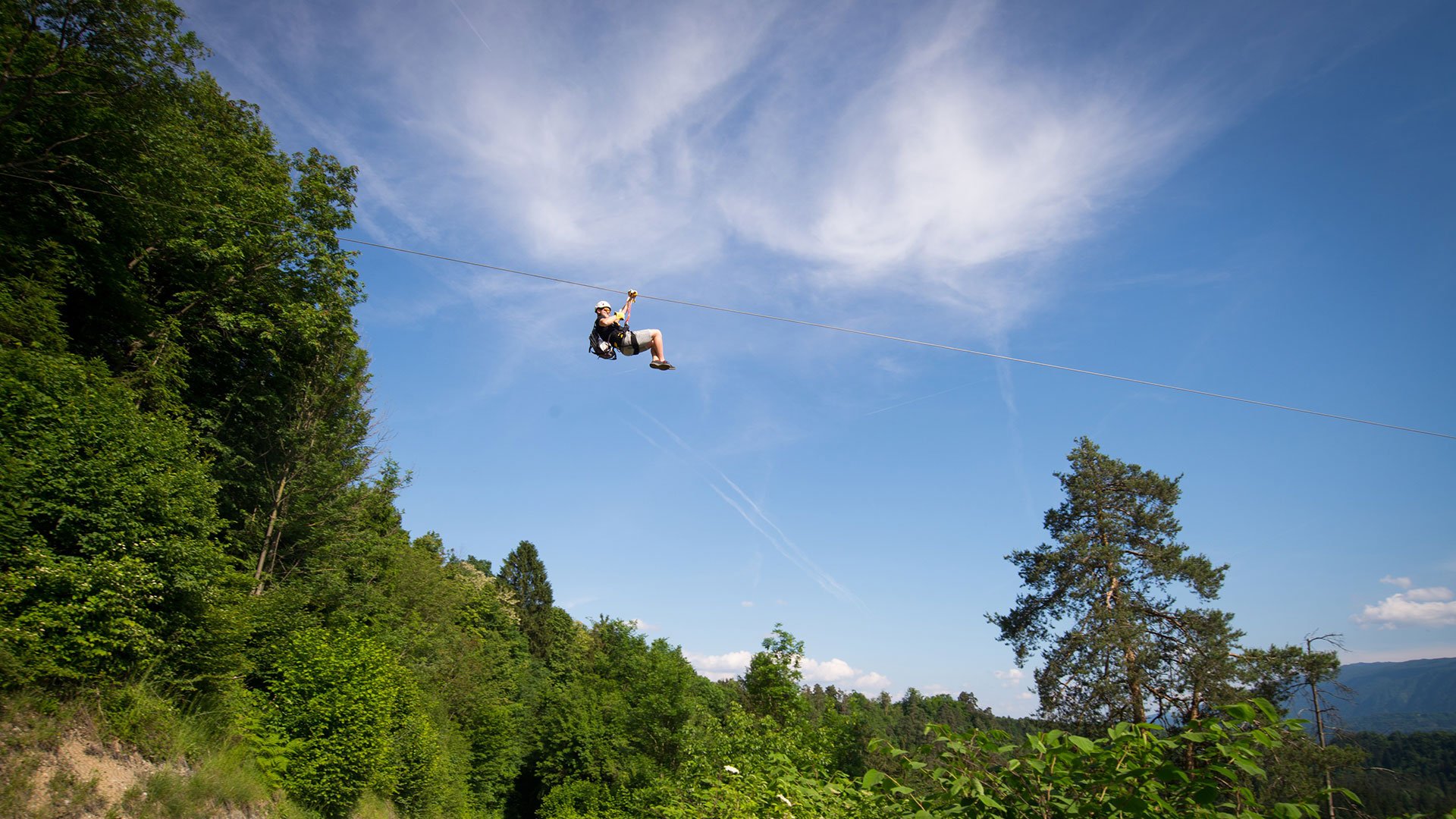 Adrenaline pur! Europas längste Seilrutsche
