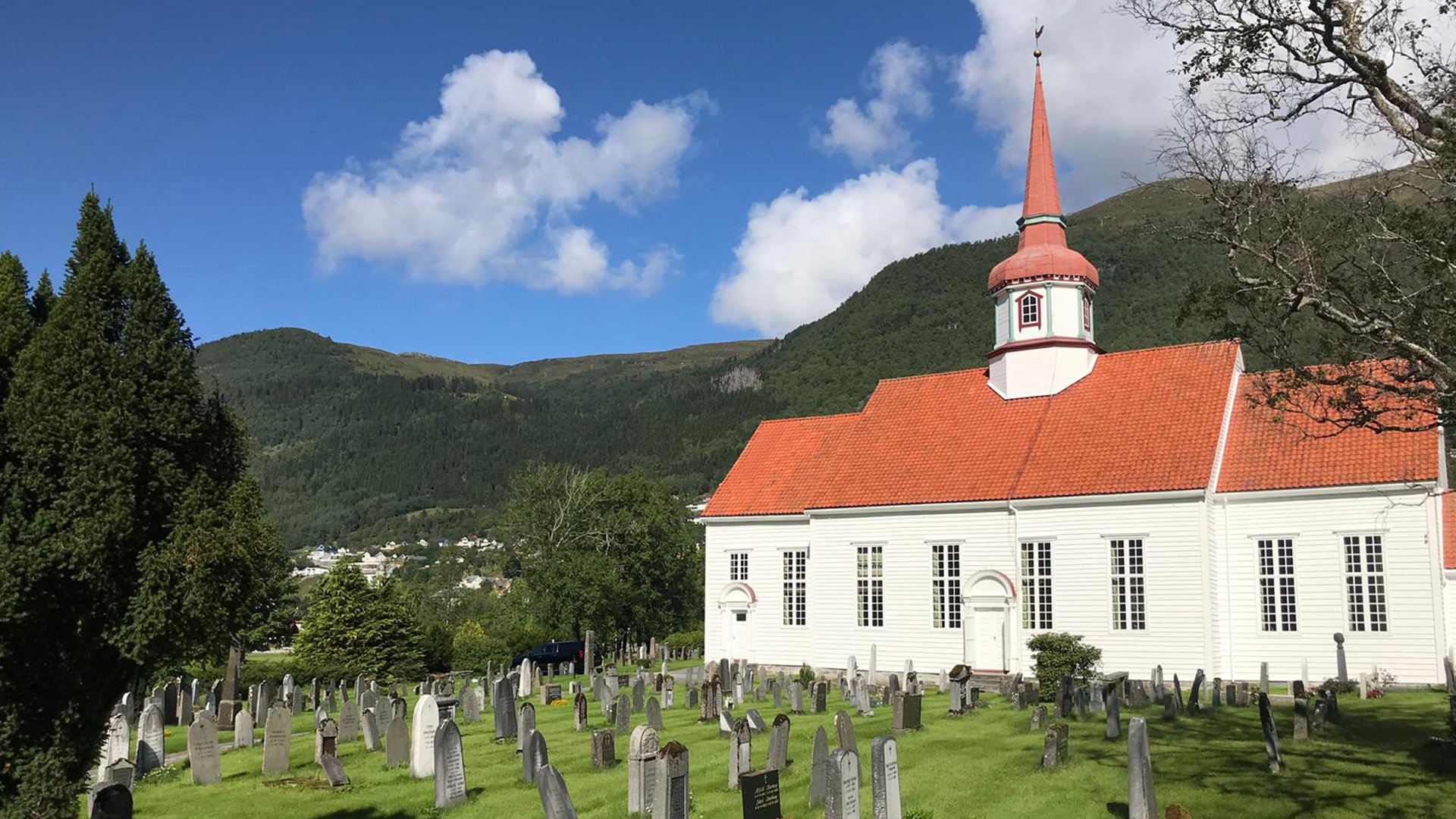 Nordfjordeid und das Myklebust Wikingerschiff zu Fuß entdecken