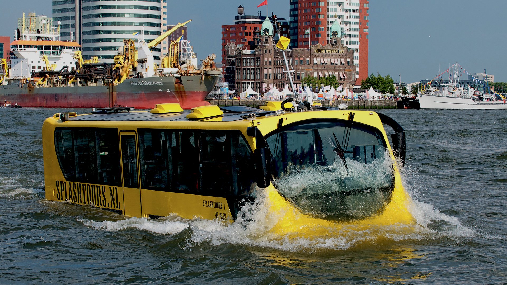 Rotterdam im Amphibienbus zu Land und zu Wasser erleben