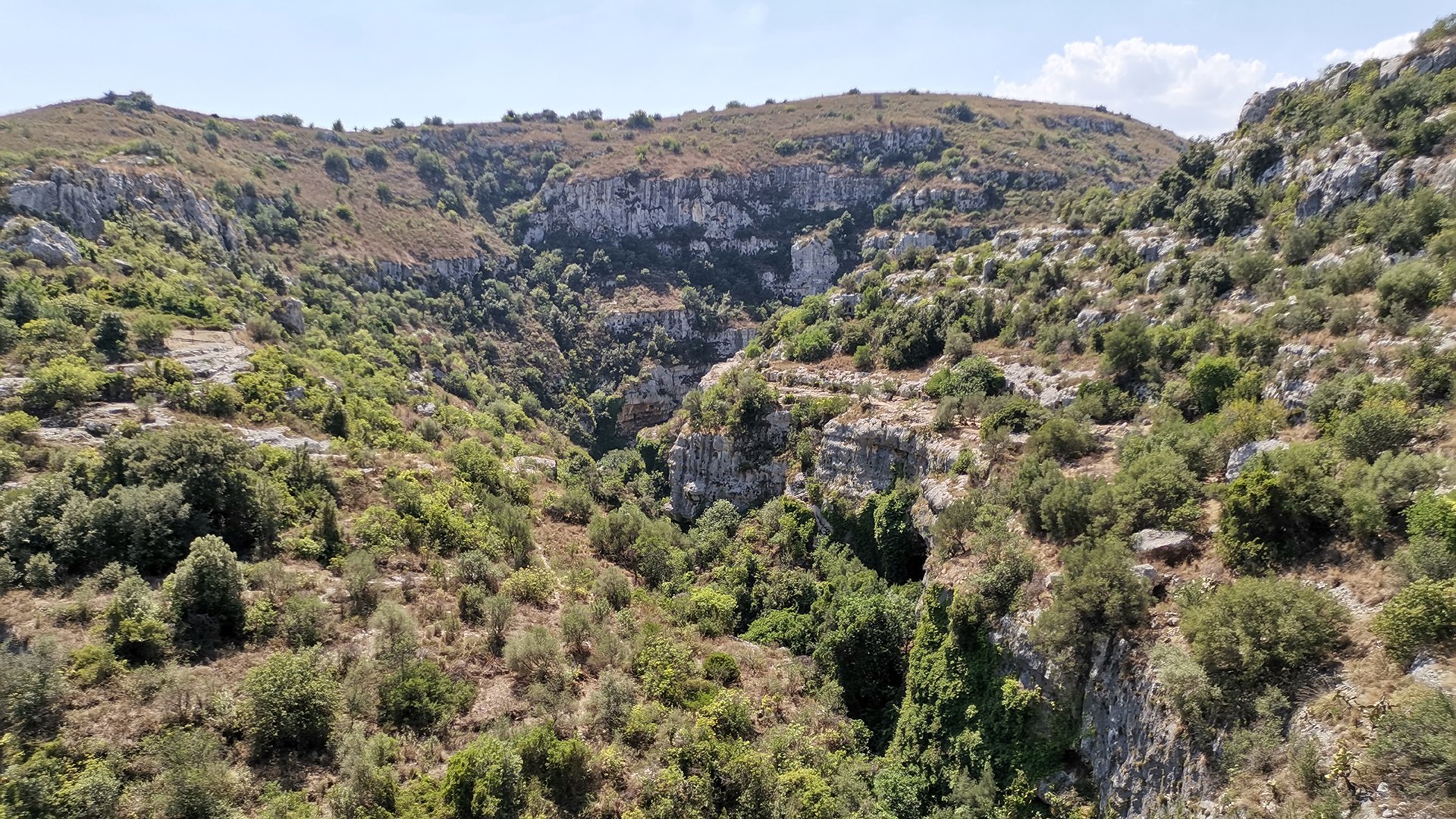 Wandern im UNESCO Welterbe: Felsennekropole Pantalica