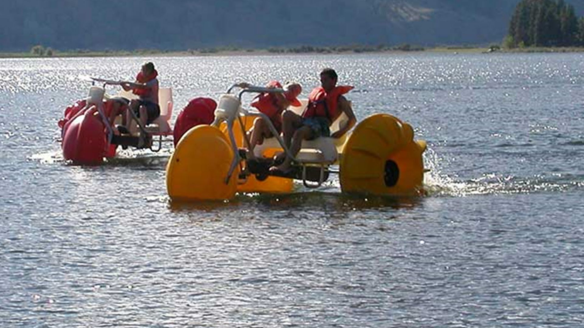Zu zweit auf dem Hydrobike