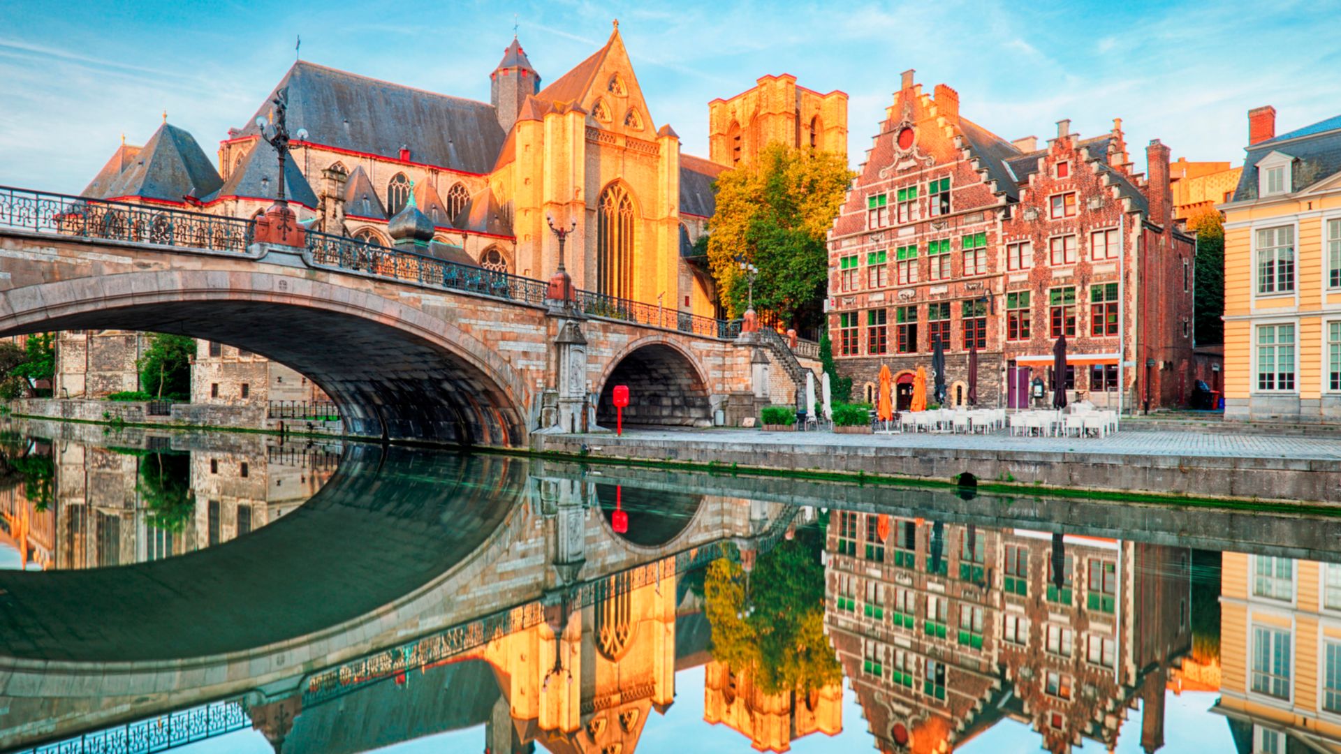 Grachtenfahrt durch das historische Gent
