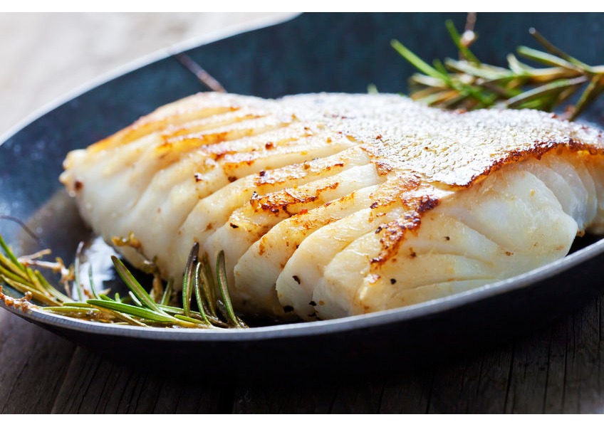 Baccalà confit su concentrato di peperoni arrostiti