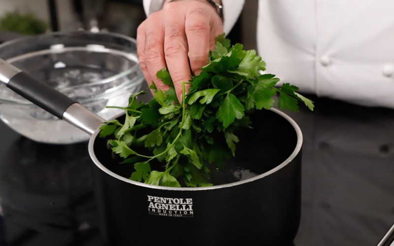 sbollentare prezzemolo