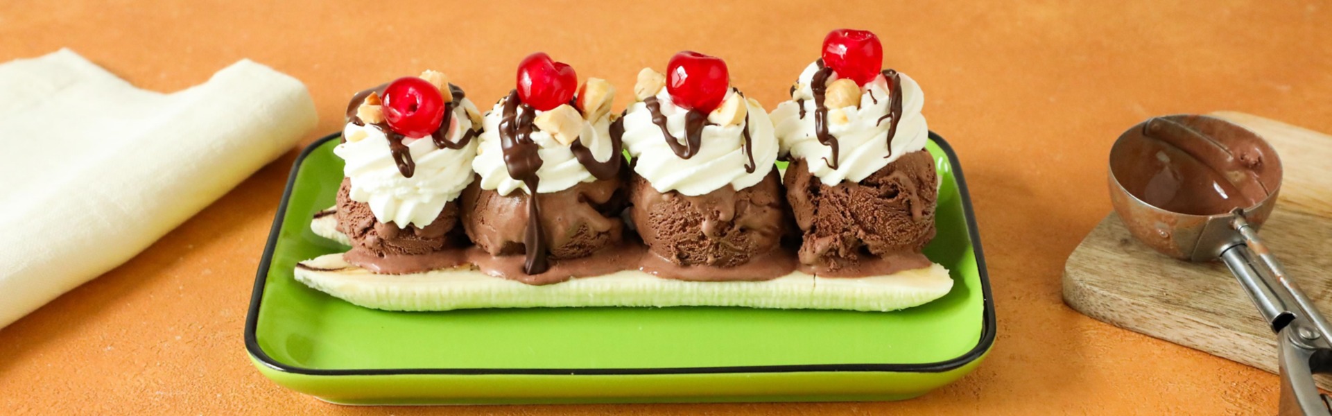 banana-split-gelato-al-cioccolato