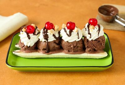 Banana split con gelato al cioccolatoalt
