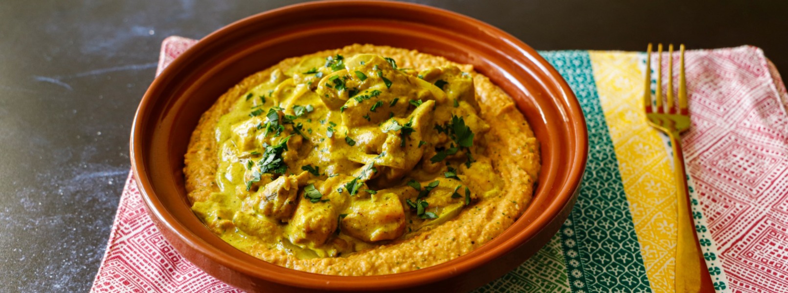 bocconcini di pollo arrosto al curry verde e mousse di ceci