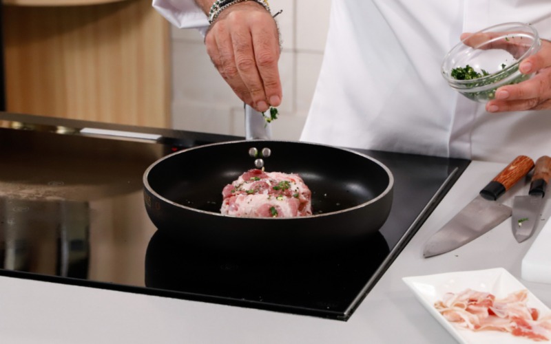 aggiungere trito e cuocere