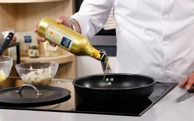 aggiungere olio padella