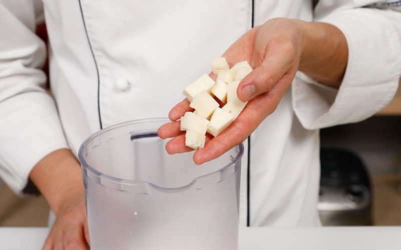 aggiungere asiago alla panna