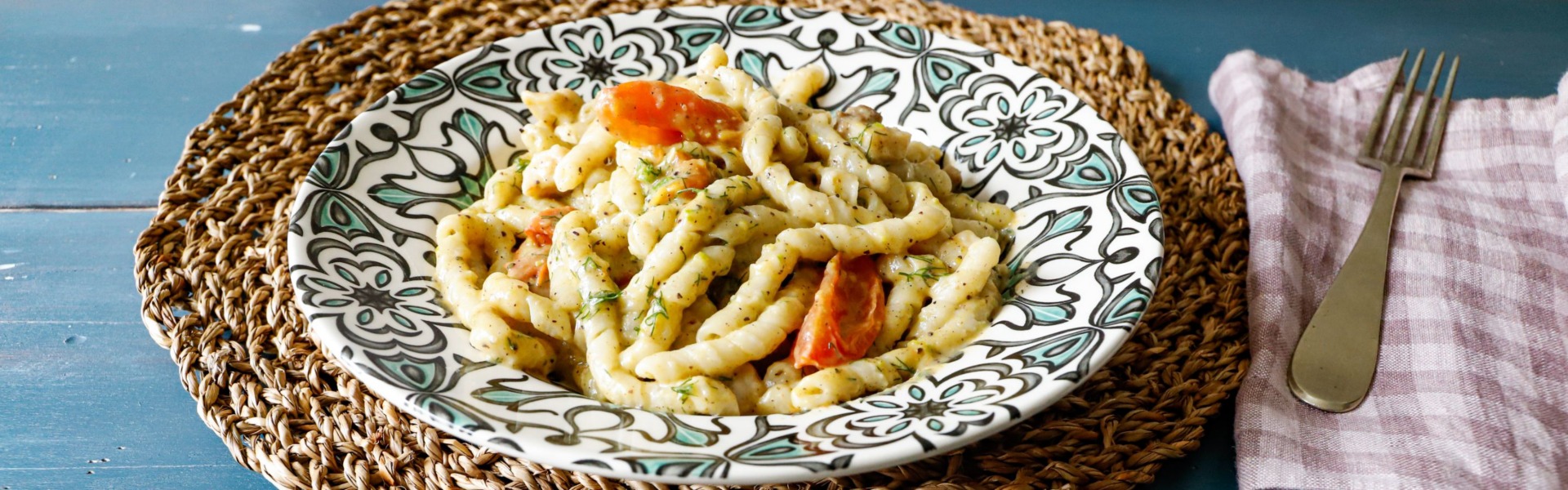 pasta-pesto-di-pistacchio-salato-e-pesce-spada