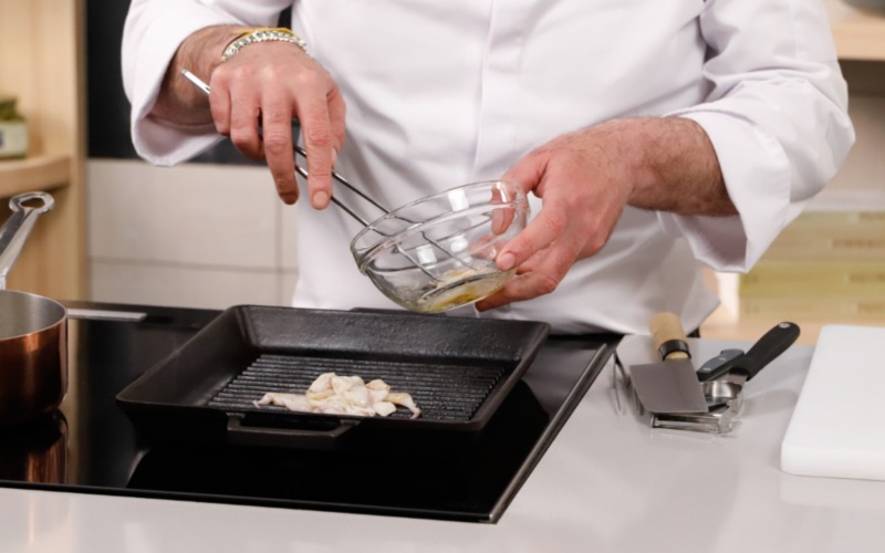 grigliare seppioline e impiattare