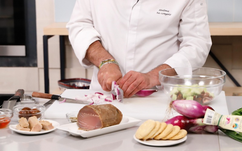 pulire tagliare cipolla 