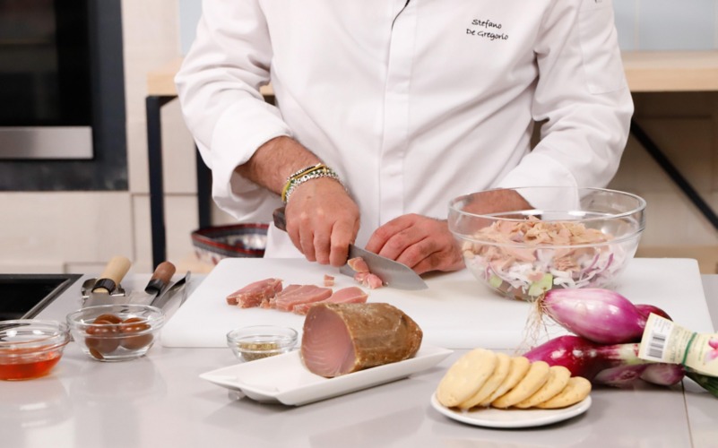 tagliare tonno sotto sale