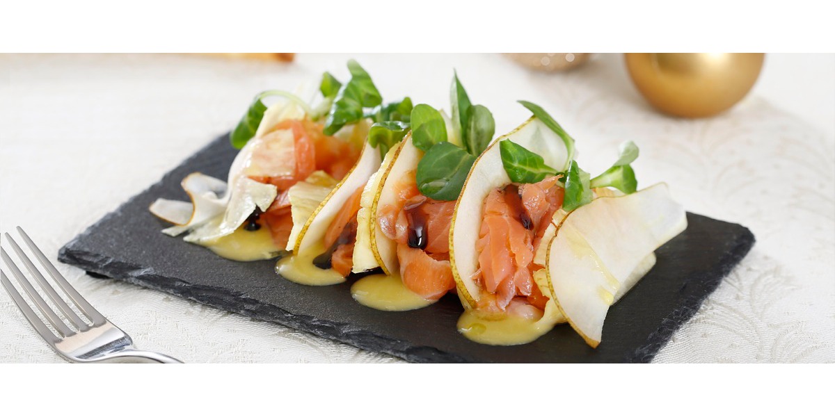 Carpaccio di salmone con ananas, pera e aceto balsamico di Modena