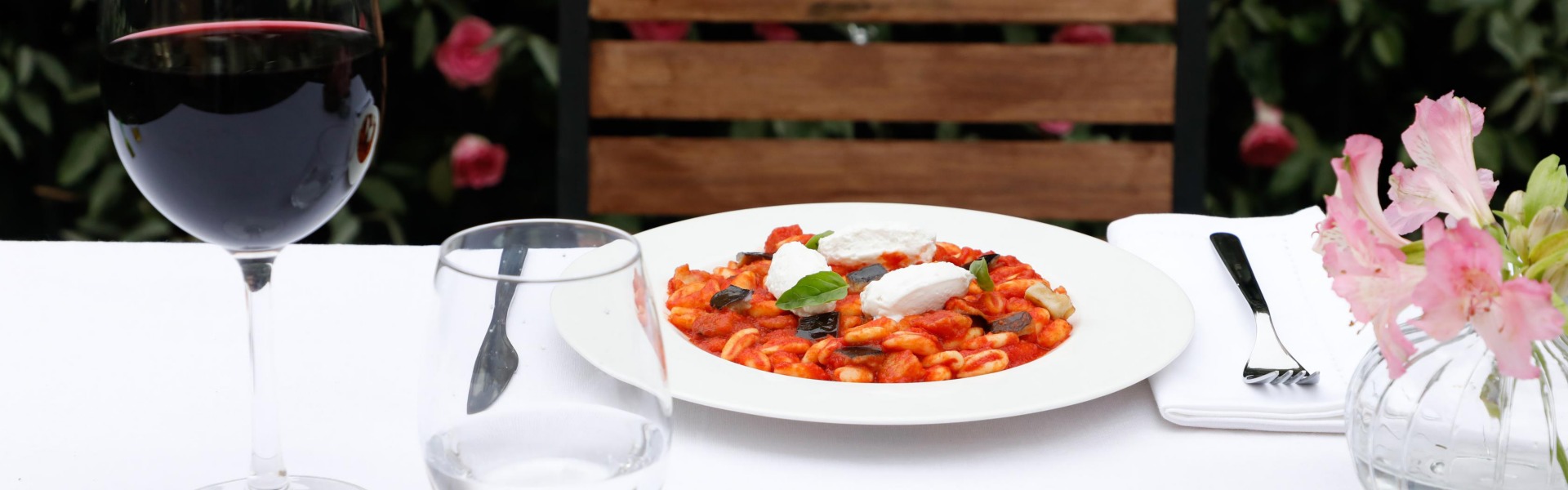 cavatelli-sugo-datterino-melanzane-ricotta-bufala