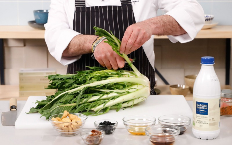 Lavare bene la catalogna e le puntarelle