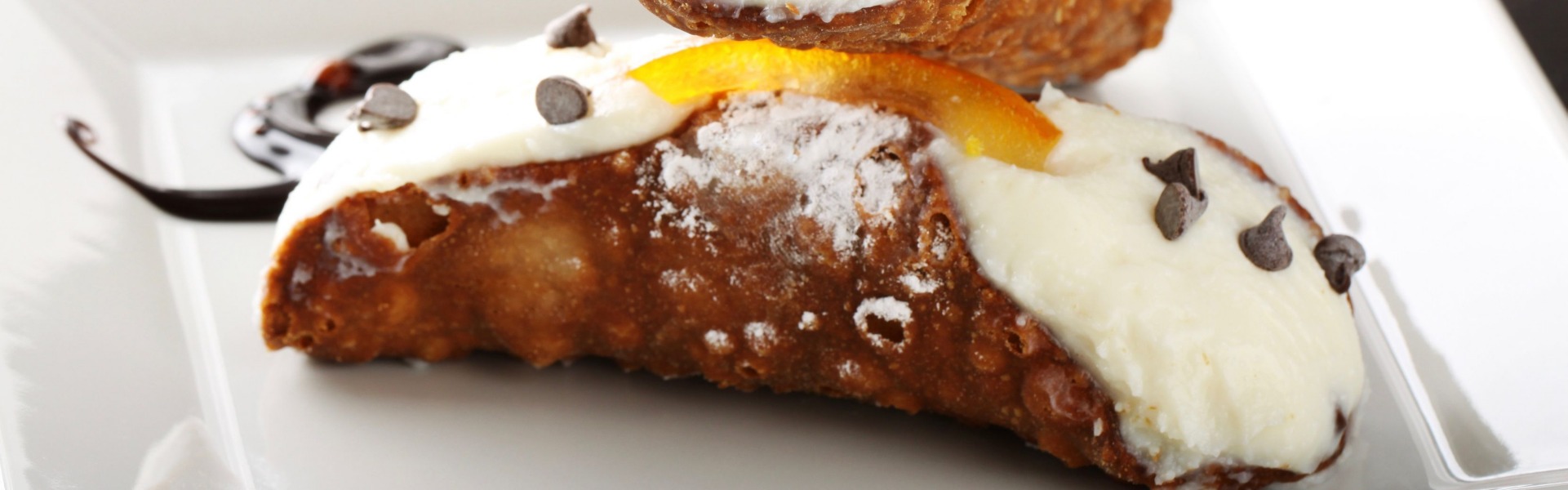 Come preparare i cannoli di ricotta con i fichi bianchi